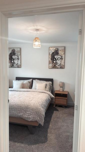 3 Bedroom Brand New Whiteley Home with Hot Tub